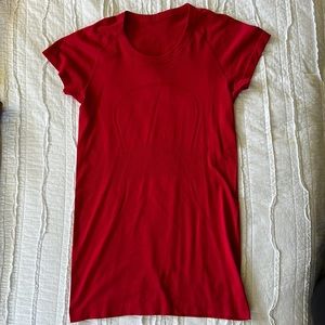 Lululemon Red Swiftly Tech Short Sleeve Tee - size 8